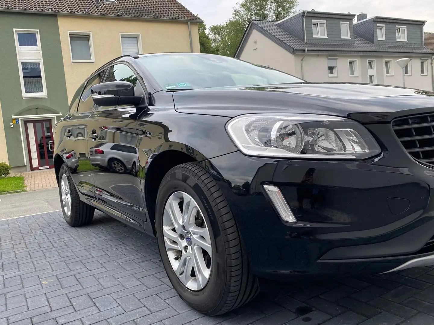 Volvo XC60 XC60 Diesel D4 Geartronic Kinetic Schwarz - 2