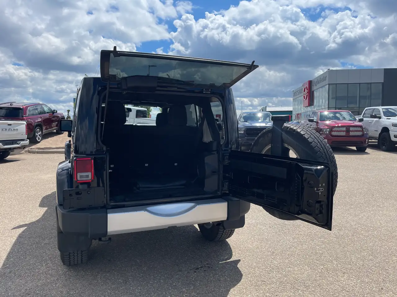 Jeep Wrangler снимка Jeep Wrangler