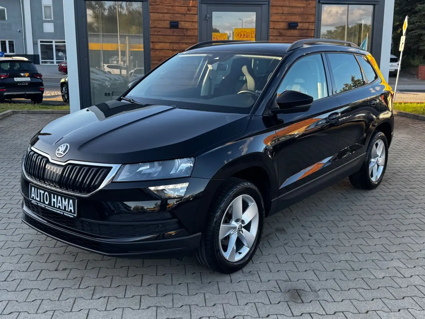 Skoda Karoq Ambition 116 PS DSG *NAVI*ACC*SPORT*LANE Schwarz - 2