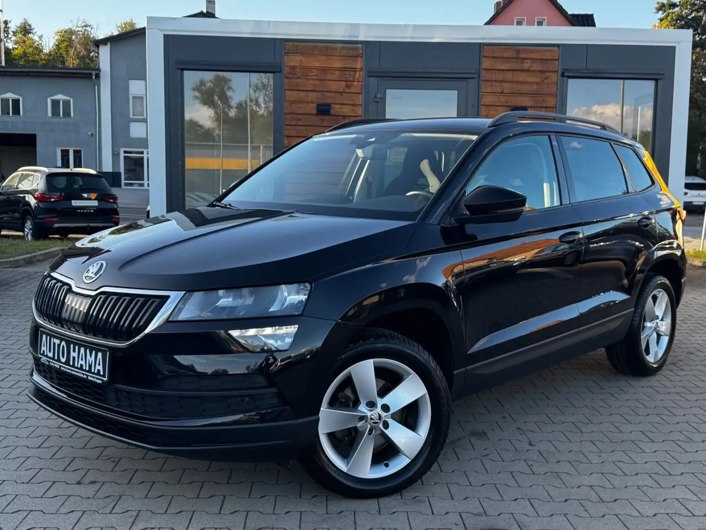 Skoda Karoq Ambition 116 PS DSG *NAVI*ACC*SPORT*LANE Schwarz - 1