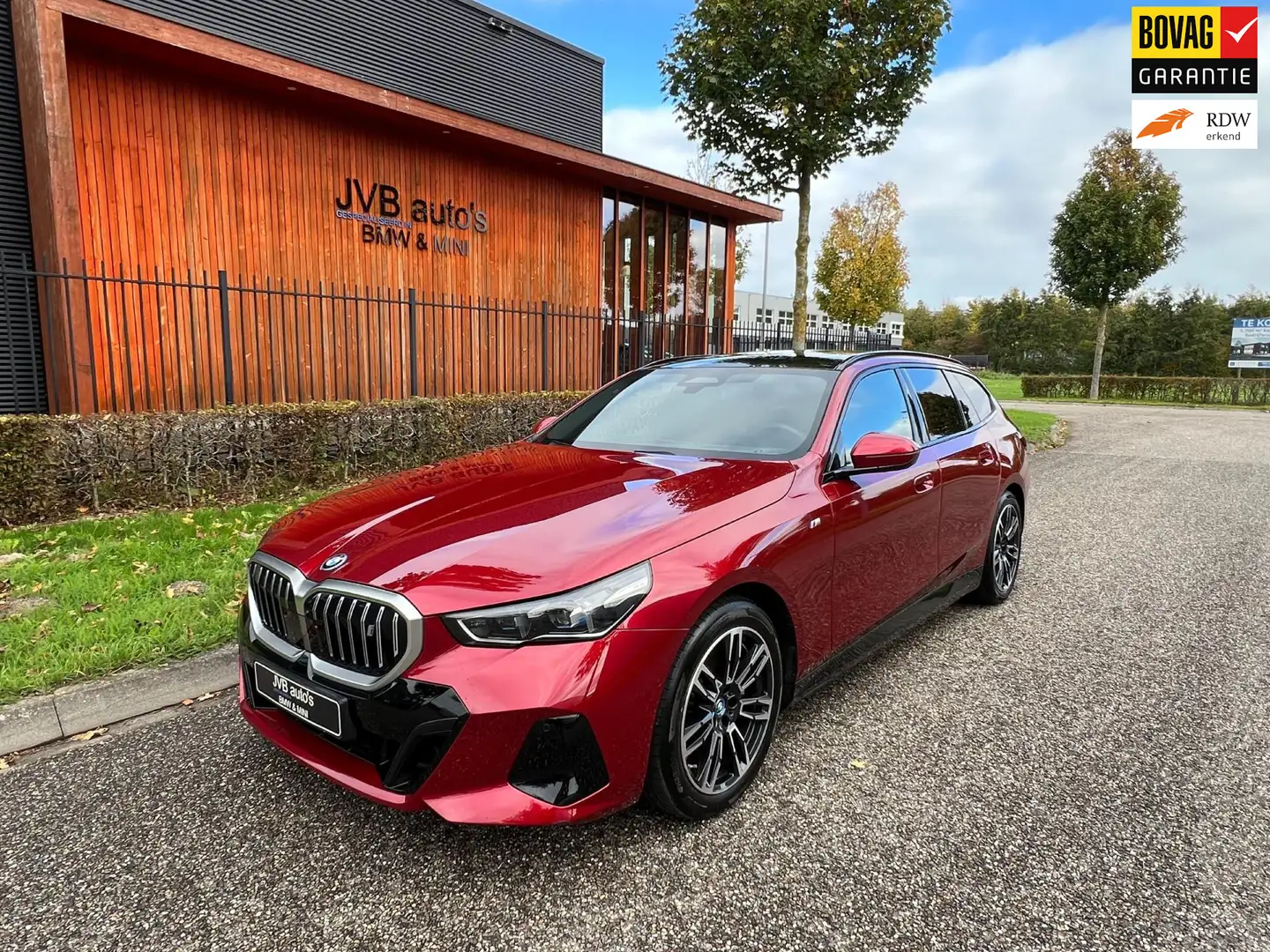 BMW i5 Touring EDrive40 M-Sport, B&W, panorama, trekhaak Rot - 1