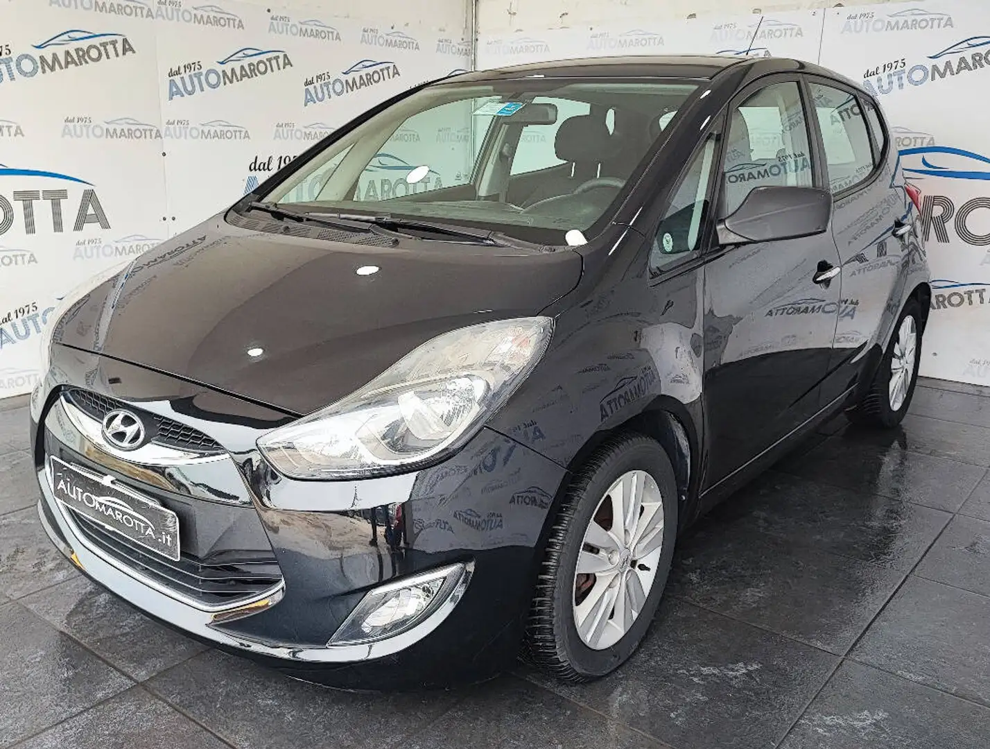 Hyundai iX20 1.4 crdi Comfort 90cv Noir - 1