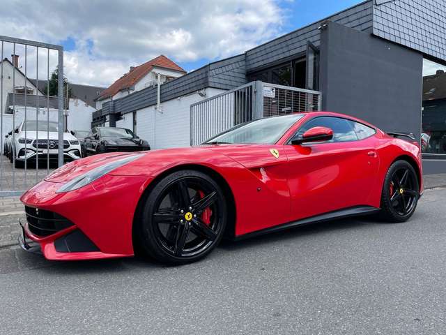 Imagine Ferrari F12 Berlinetta Novitec |Carbon|LED Lenkrad|Navi|