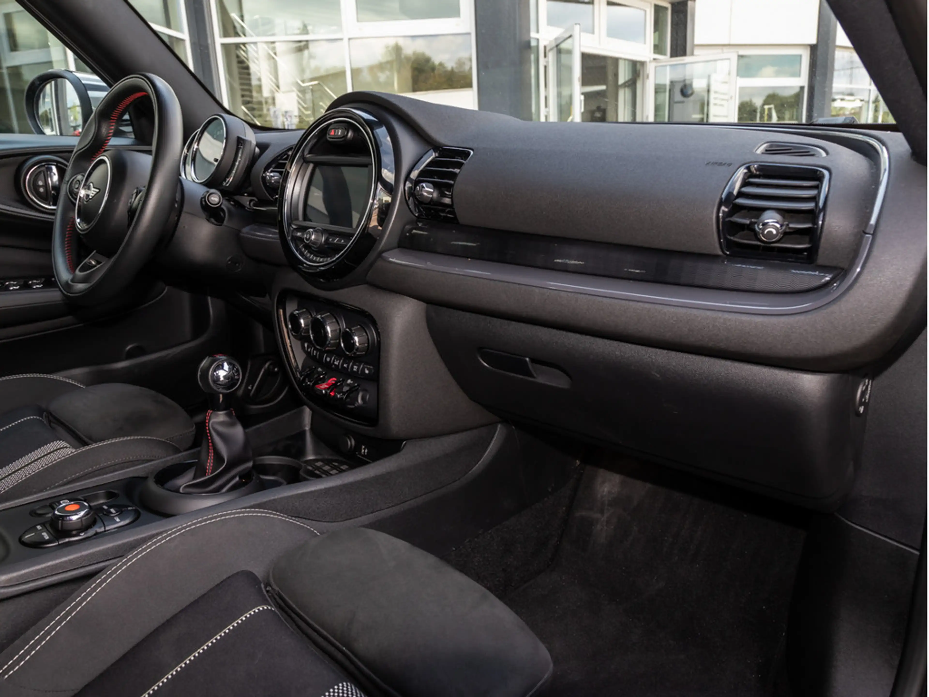 MINI One Clubman — photo 9