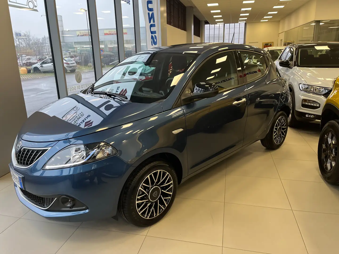 Lancia Ypsilon Ypsilon 1.0 firefly hybrid Platinum Bleu - 2