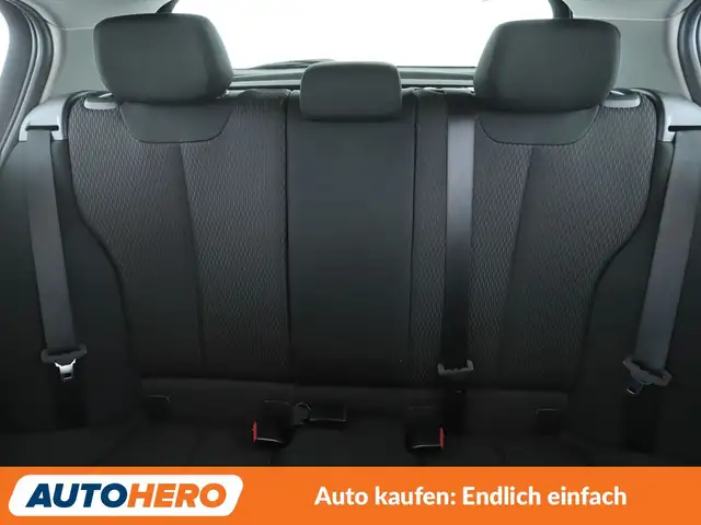 BMW 1 Series view 15