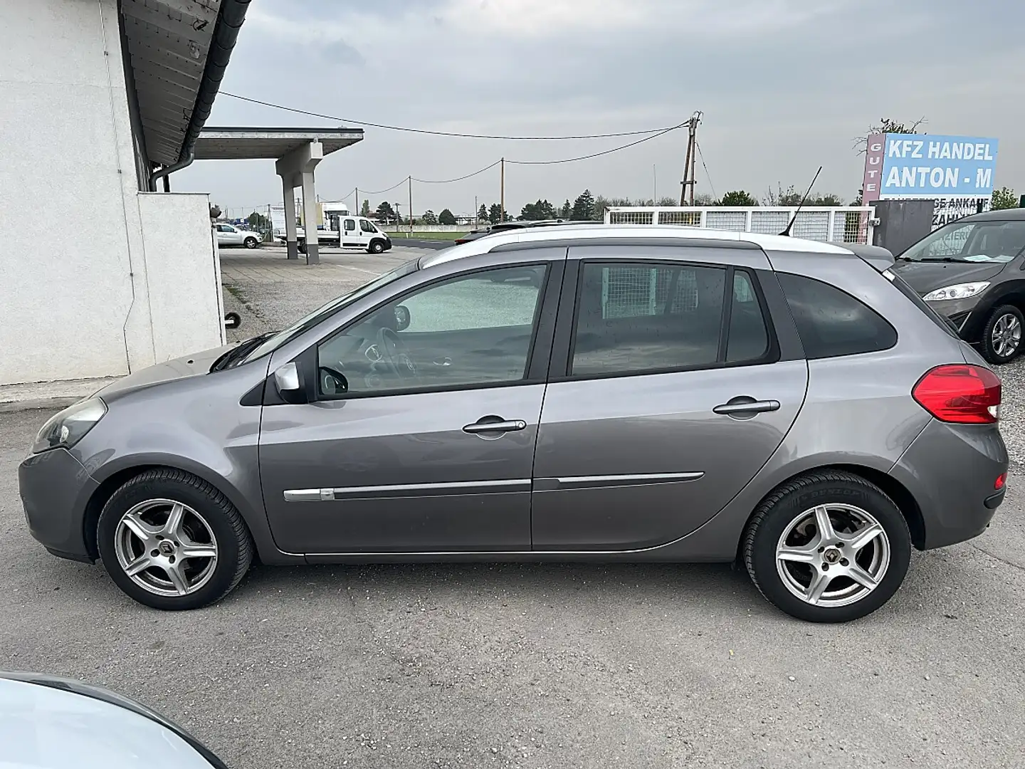 Renault Clio Grandtour Success 1,2 16V * SOFORT FINANZIERUNG... Silber - 2