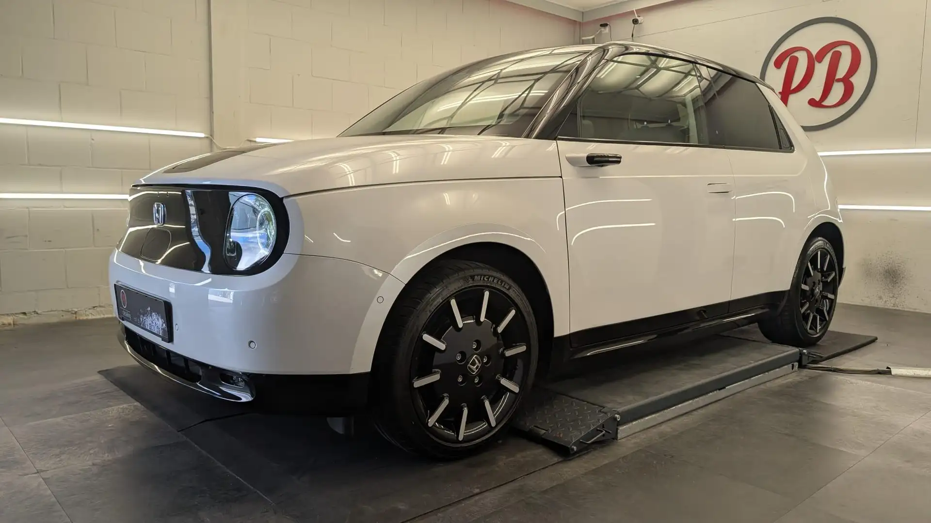 Honda e Advance 17" Nieuwstaat ! Wit - 2