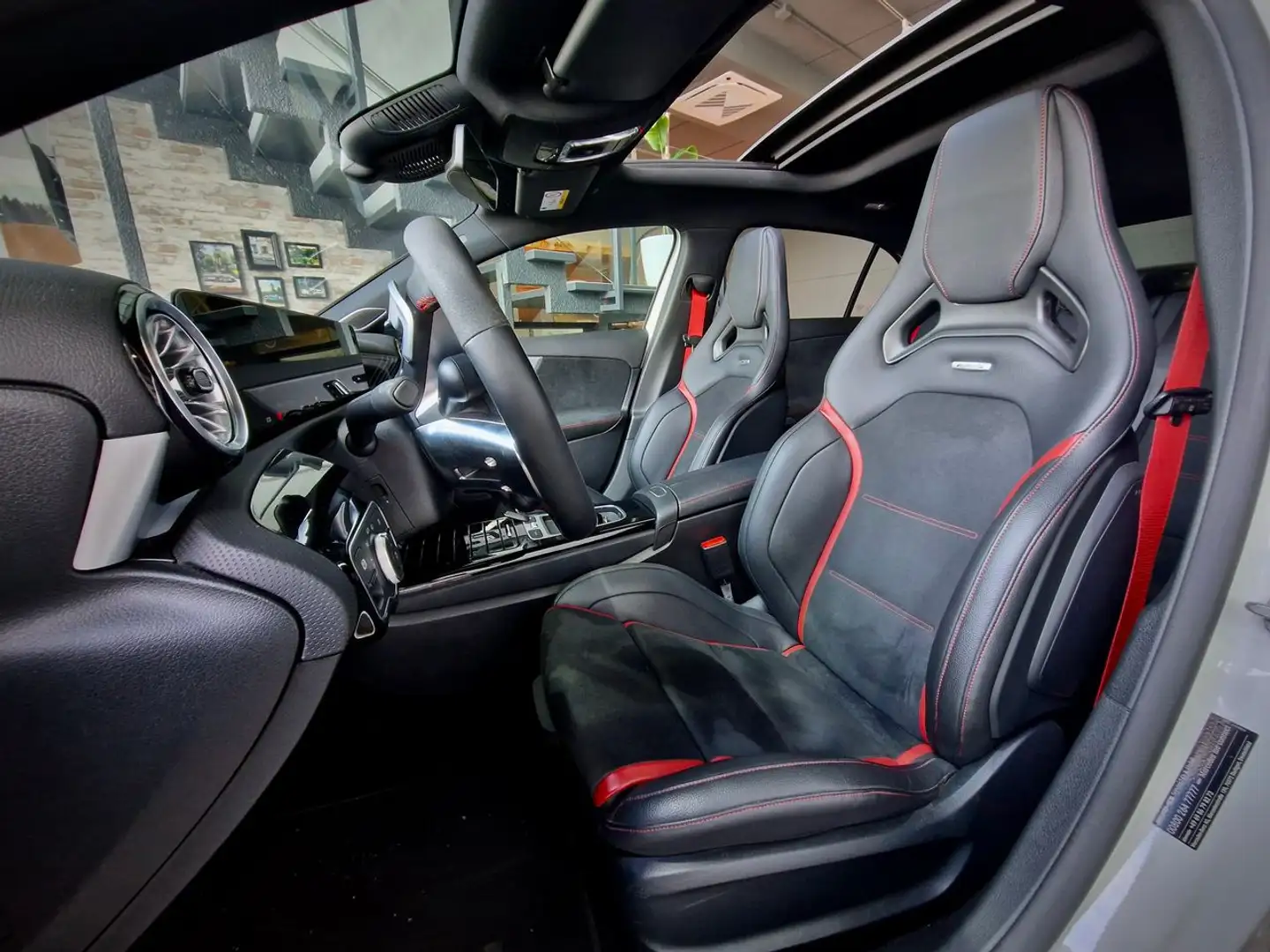 Mercedes-Benz A 35 AMG 4MATIC Weiß - 2