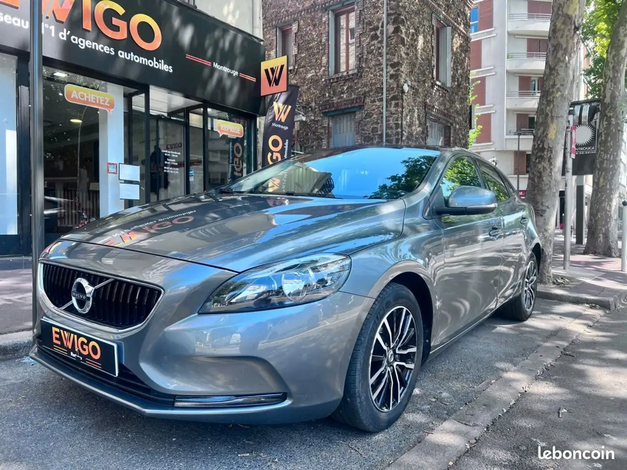 Volvo V40 2.0 t3 150 momentum