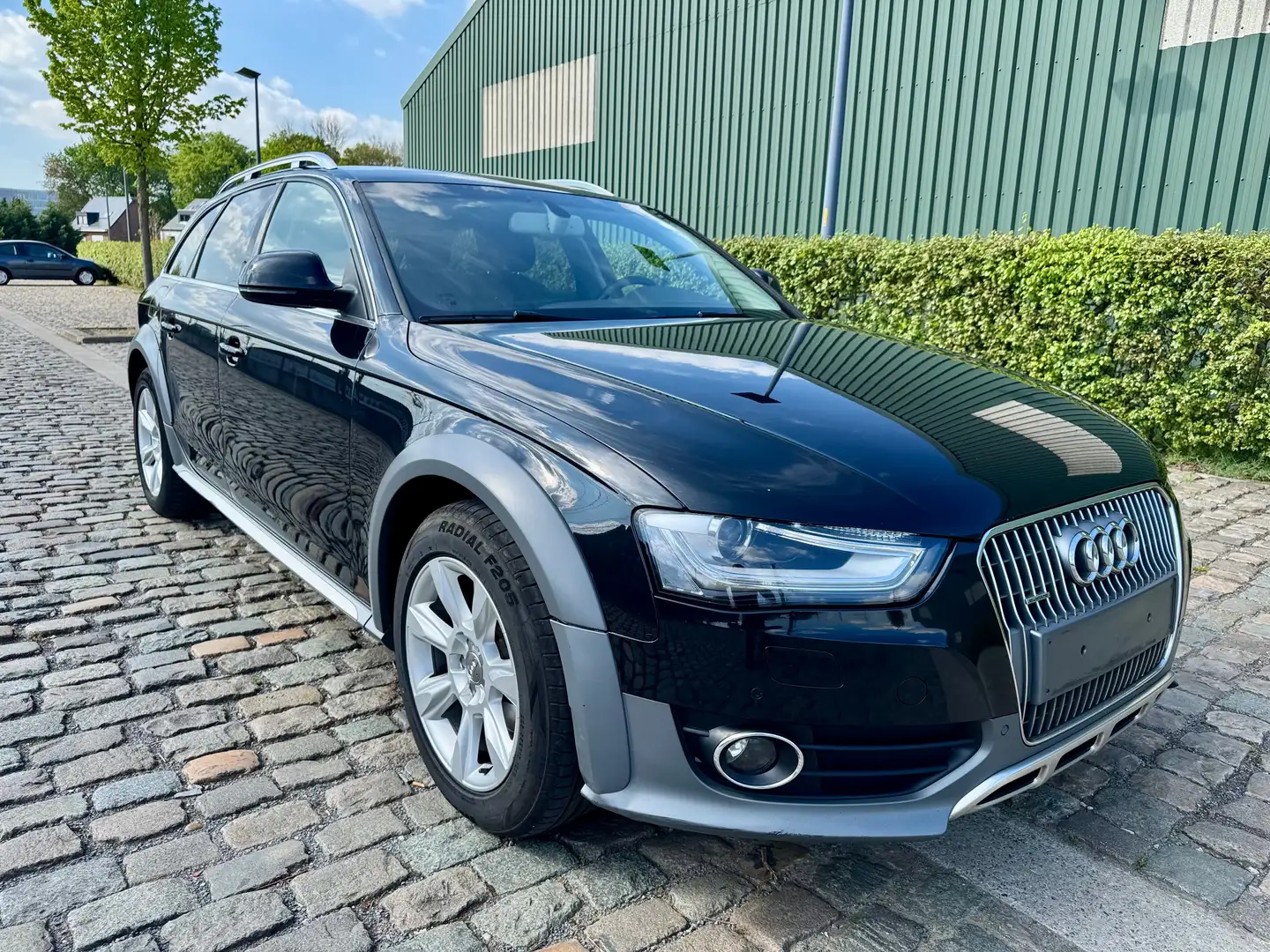 Audi A4 allroad 2.0 TDI Quattro S tronic 164.000 Km Cuir Xénon Noir - 1
