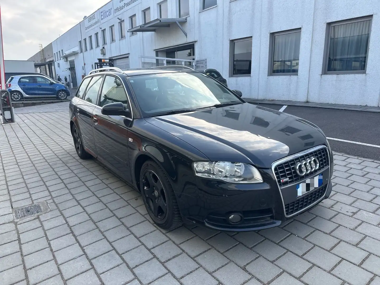 Audi A4 Avant 2.0 tdi Sport - 1