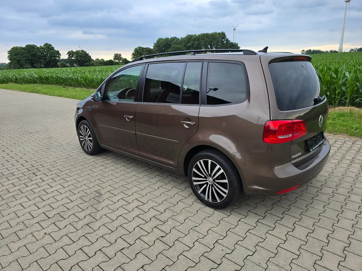 Volkswagen Touran 2,0 TDI Comfortline 7 Sitzer Au BiColor SHZ Braun - 2