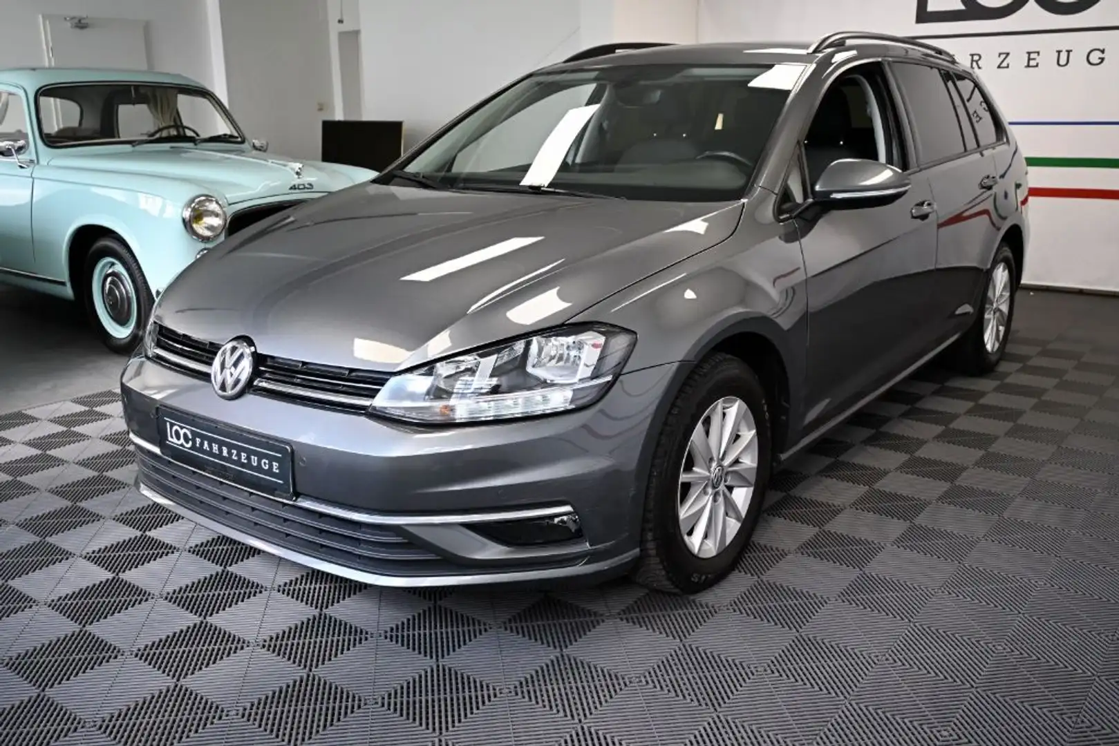 Volkswagen Golf Variant 1.0 TSI BMT DSG Comfortline Grijs - 2