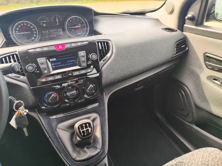Lancia Ypsilon 1.2 Elefantino Blu s — foto 10