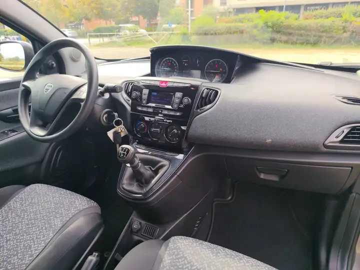 Lancia Ypsilon 1.2 Elefantino Blu s — foto 9
