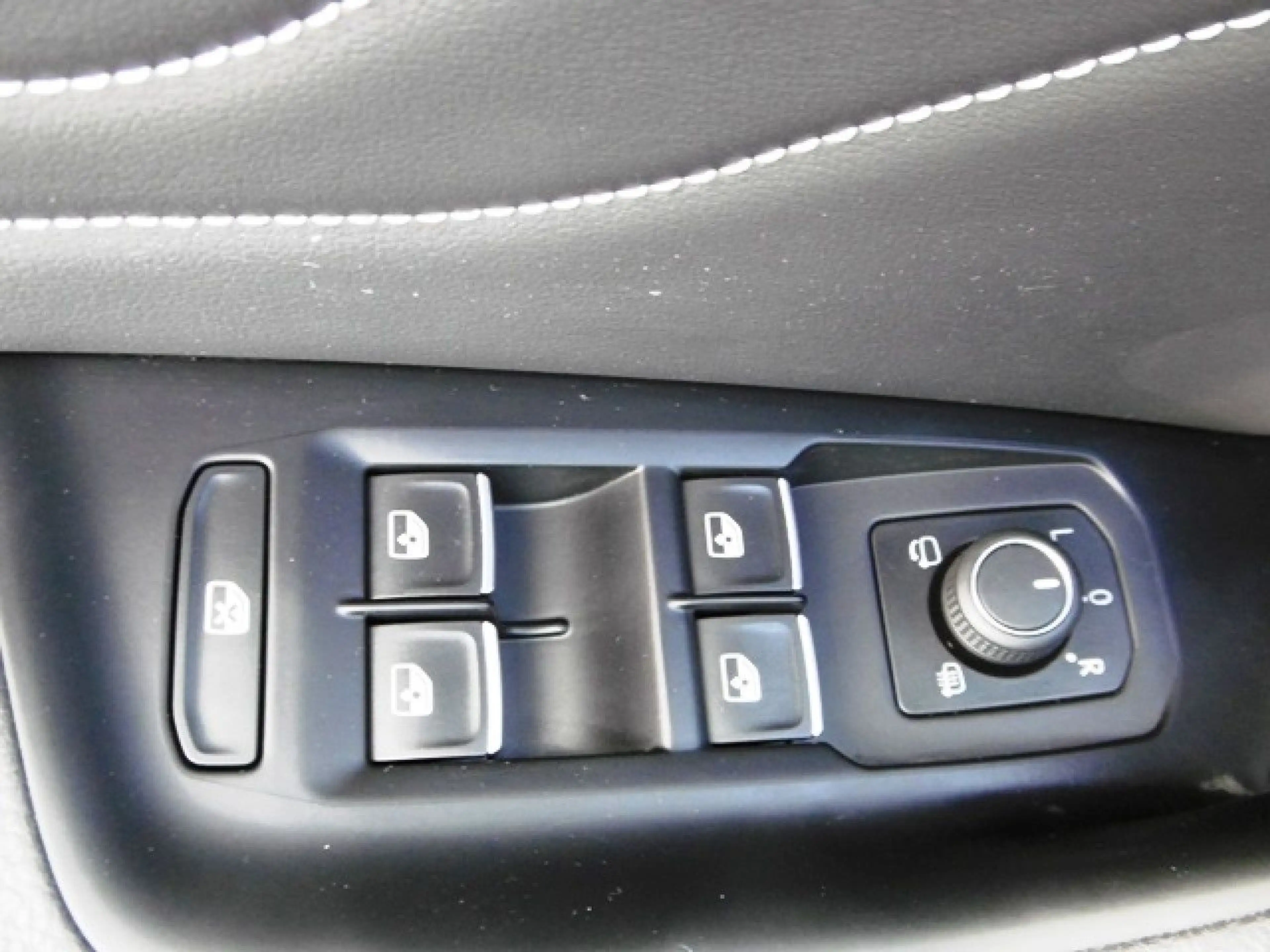 Volkswagen Passat Alltrack 2.0 TDI 4Motion Alltrack 4Motion Klima Navi — photo 12