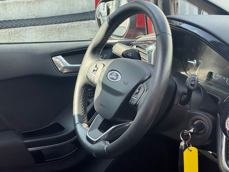 Ford Fiesta 1.5 TDCi Titanium Panoramadach — photo 13