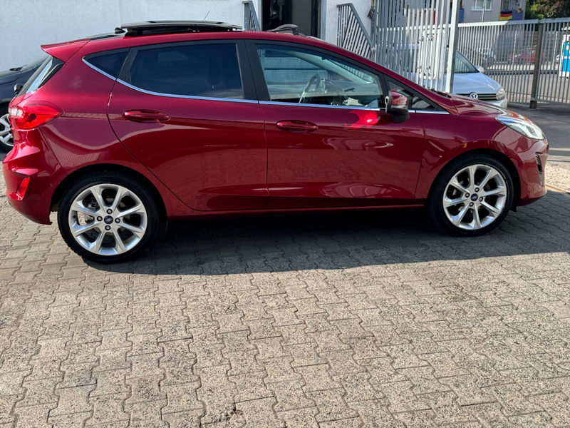 Ford Fiesta 1.5 TDCi Titanium Panoramadach — photo 5