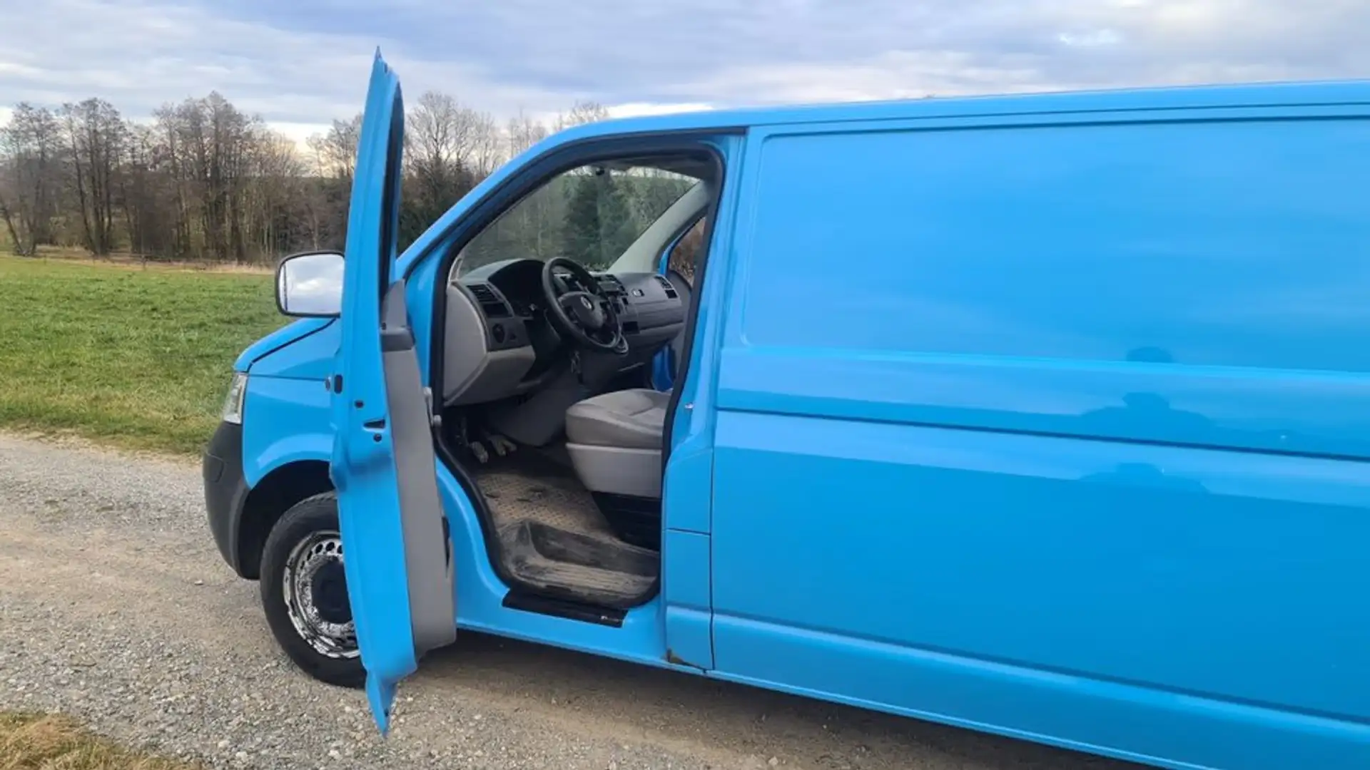 Volkswagen T5 Transporter Blau - 2