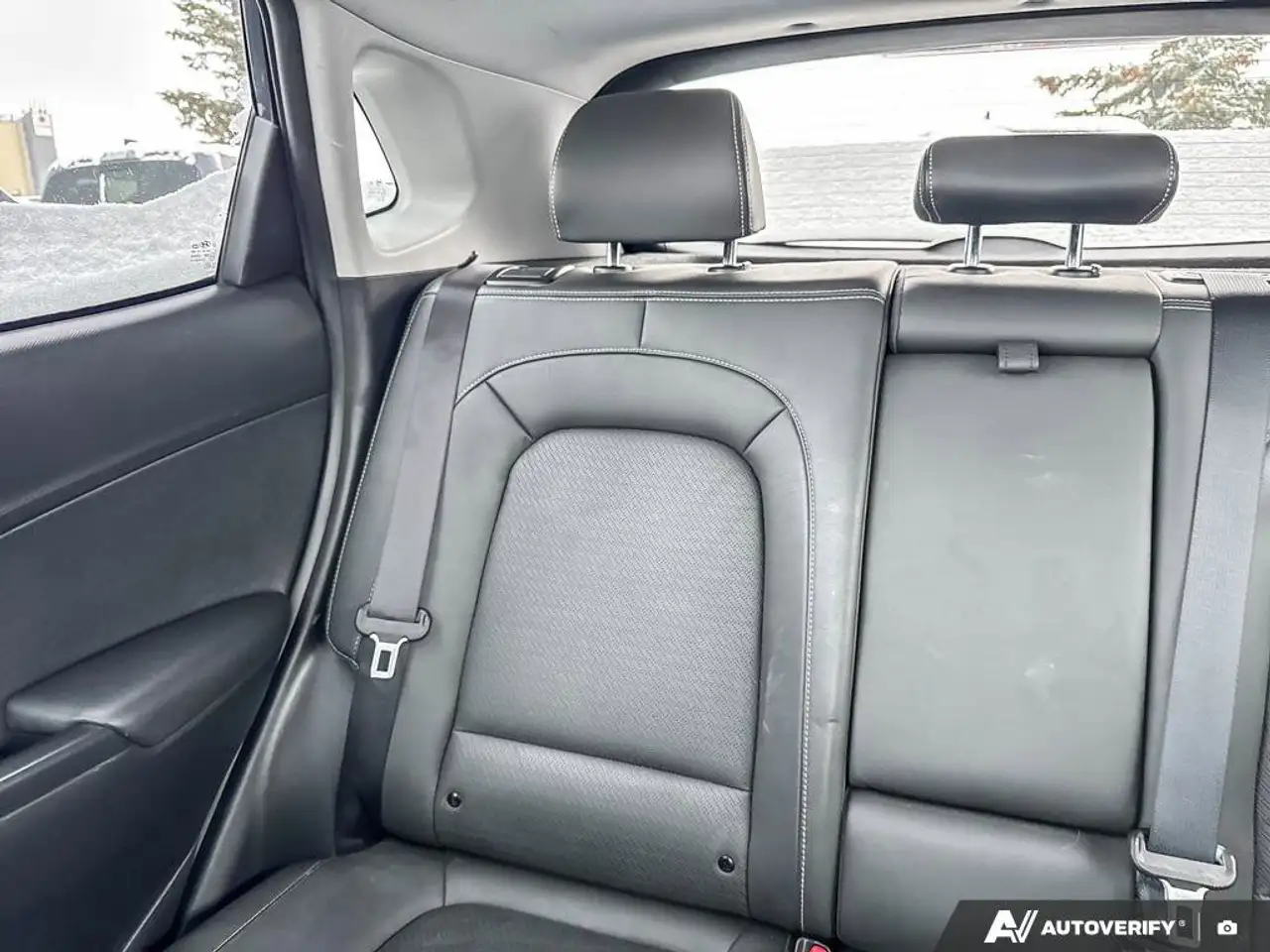 Hyundai KONA снимка Hyundai KONA