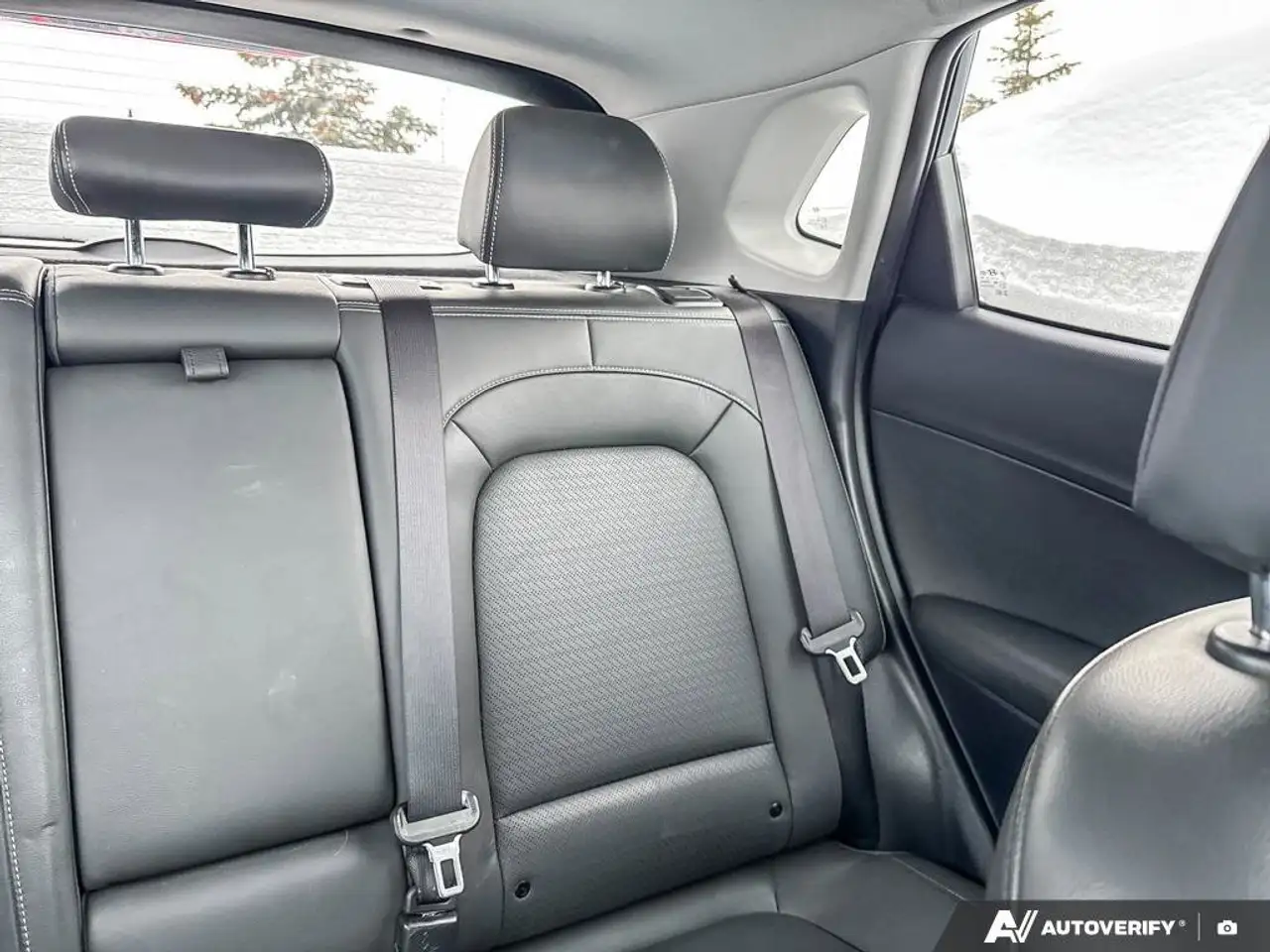 Hyundai KONA снимка Hyundai KONA