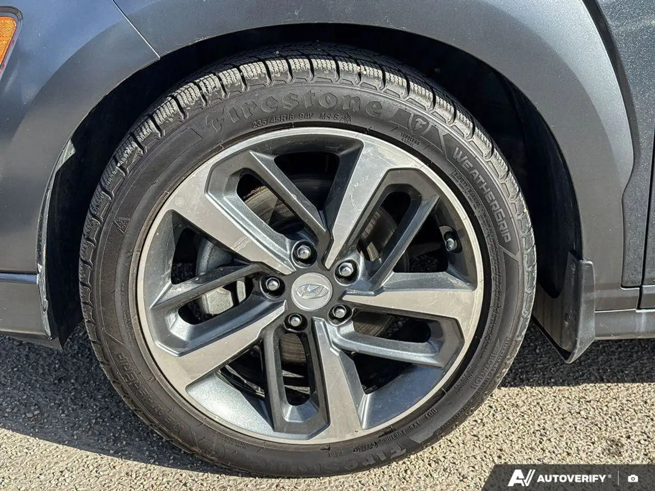 Hyundai KONA снимка Hyundai KONA