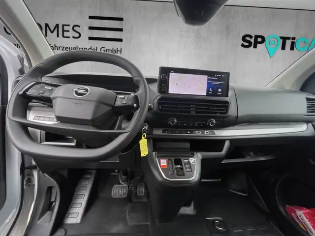 Opel Vivaro view 11