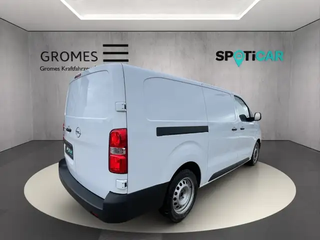 Opel Vivaro view 3