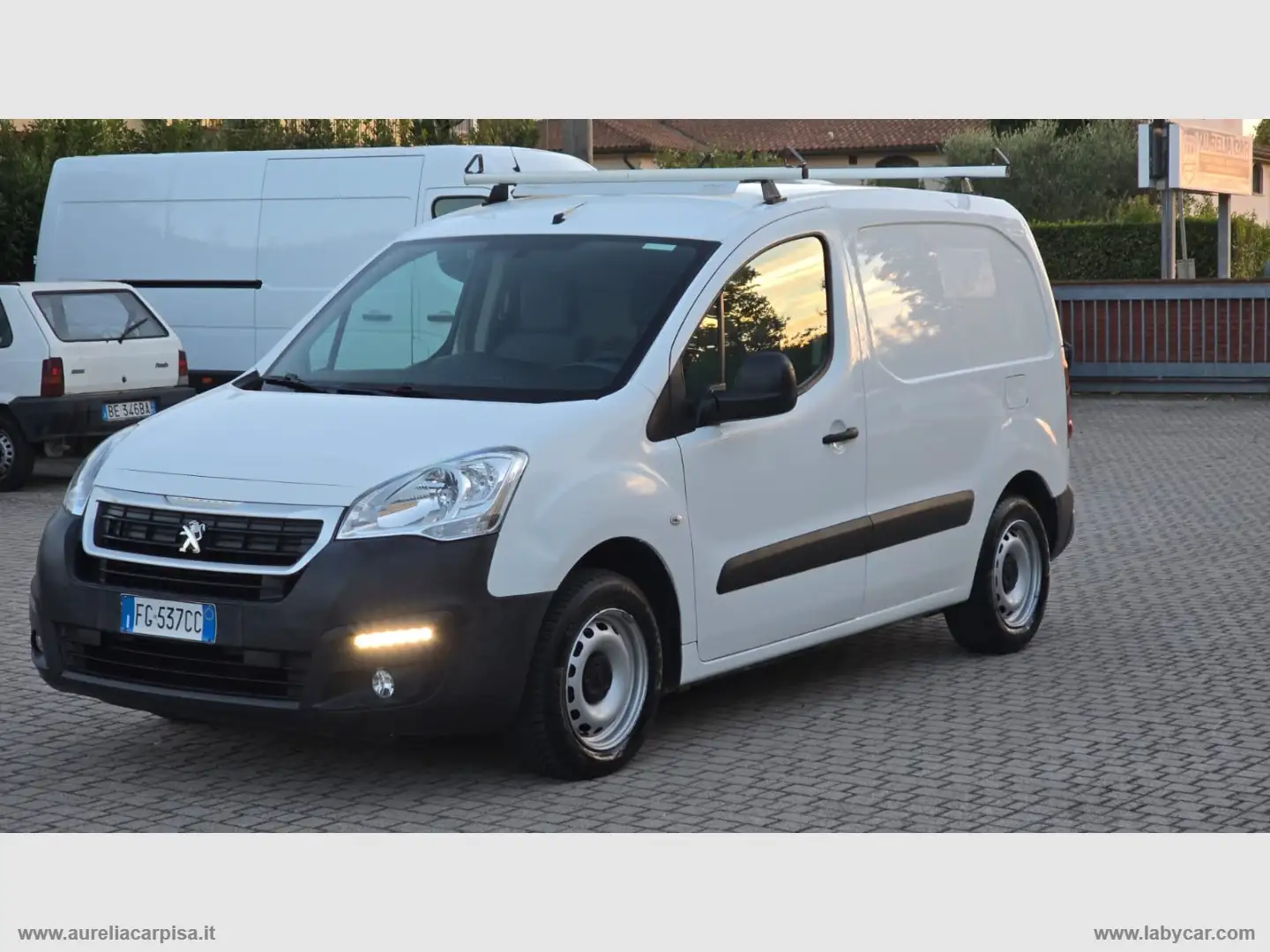 Peugeot Partner BlueHDi 100 L1 Furg. Premium Weiß - 1