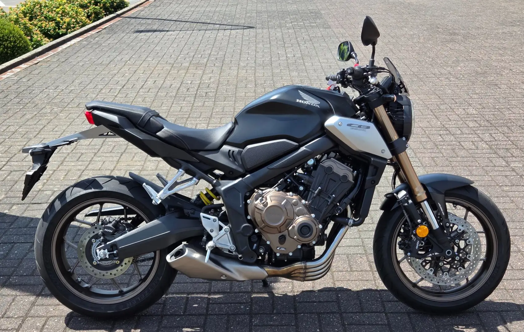 Honda CB 650 R*1.Hd.*scheckheftgepflegt* Schwarz - 1