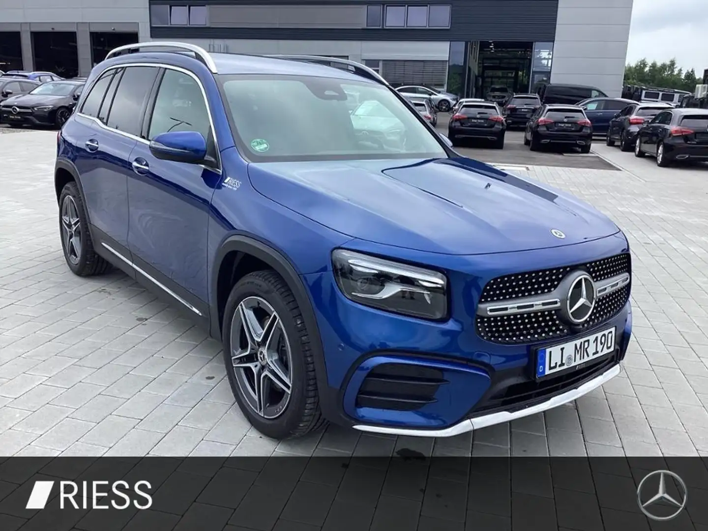 Mercedes-Benz GLB 200 AMG+7 SITZER+AHK+MULTIBEAM+TOTWKL+KEYL+ Blau - 2