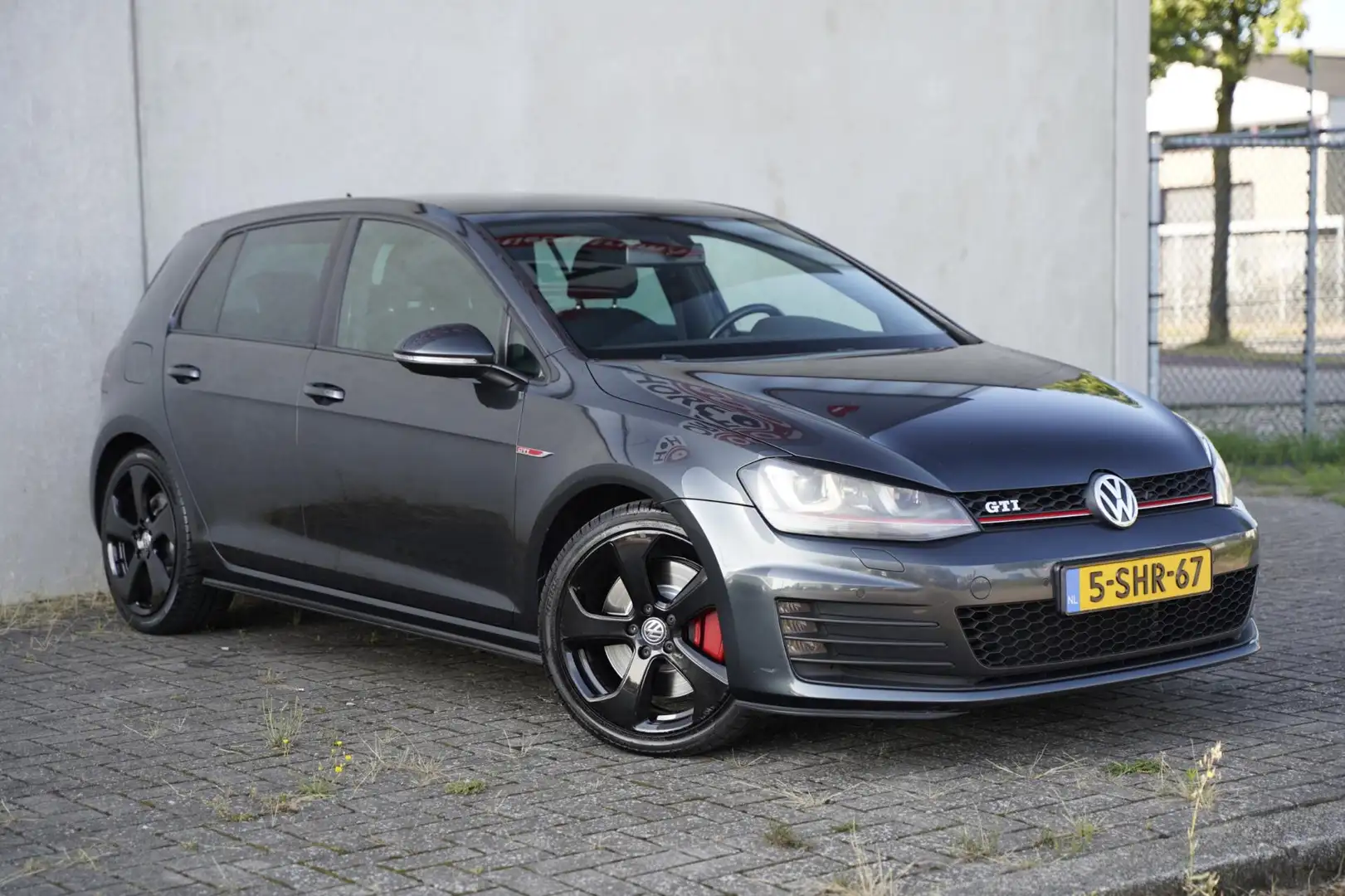 Volkswagen Golf GTI 2.0 TSI Performance, Origineel NL, NAP Grijs - 2