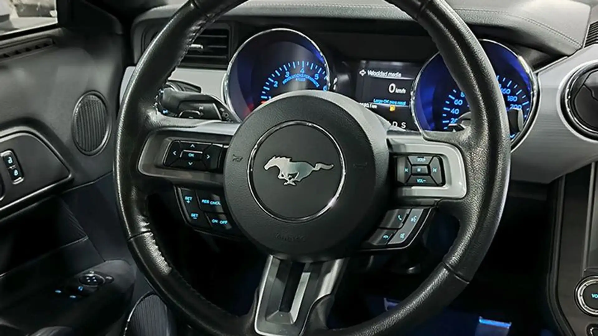 Ford Mustang Ford Mustang 2.3 EcoBoost 290 CV (213 kW) Fastback 2015: El Auténtico Mito Americano que Combina Diseño Musculoso!!!!!!!! Amarillo - 2