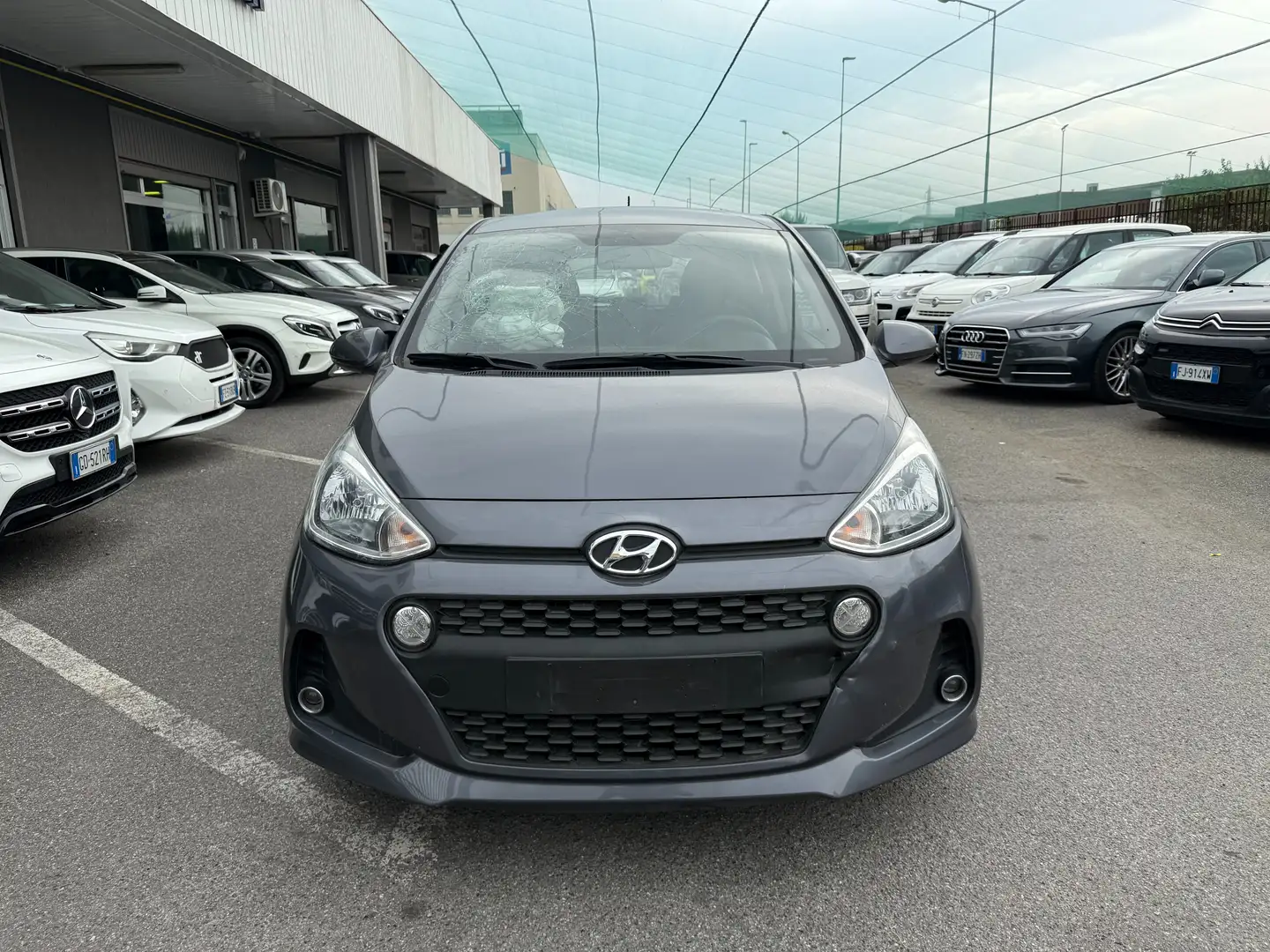 Hyundai i10 i10 1.0 INCIDENTATA Grey - 2