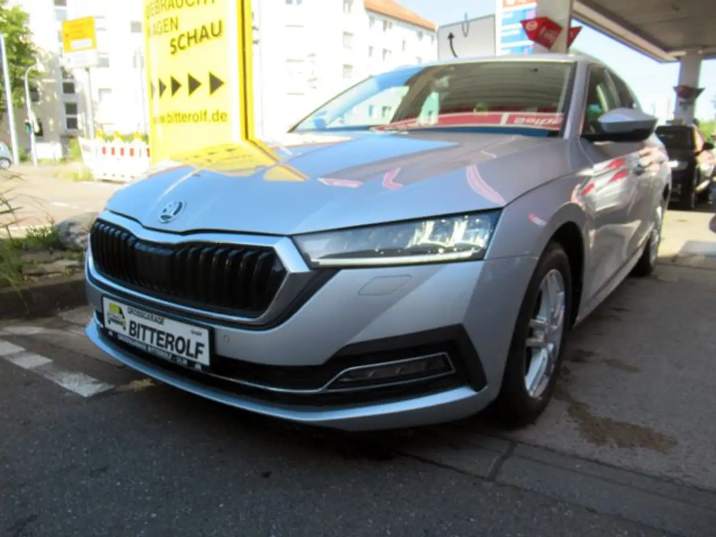 Skoda Octavia Combi 2.0TDI DSG Nav/4SHZ/Memo/Tempo Silber - 2
