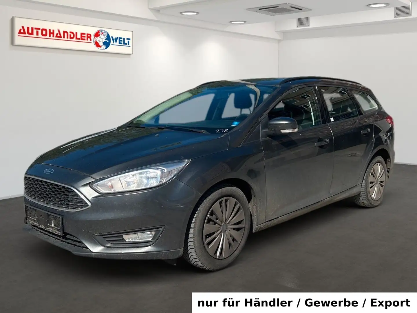 Ford Focus Turnier Business Grijs - 1