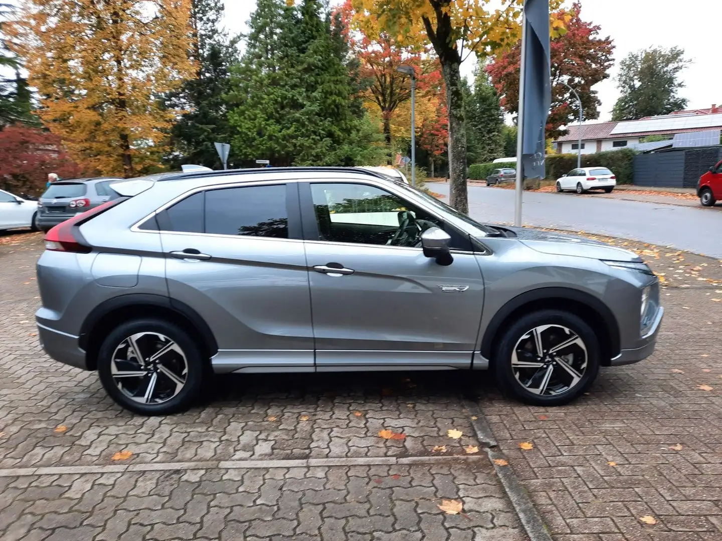 Mitsubishi Eclipse Cross Plus Select Black Hybrid 4WD Hybr. Gris - 2