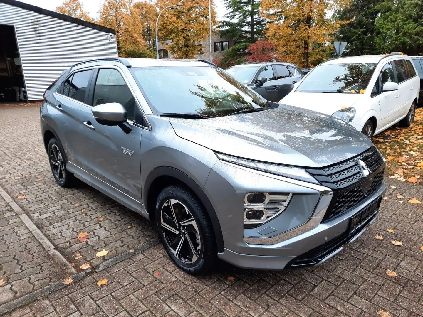 Mitsubishi Eclipse Cross Plus Select Black Hybrid 4WD Hybr. Gris - 1