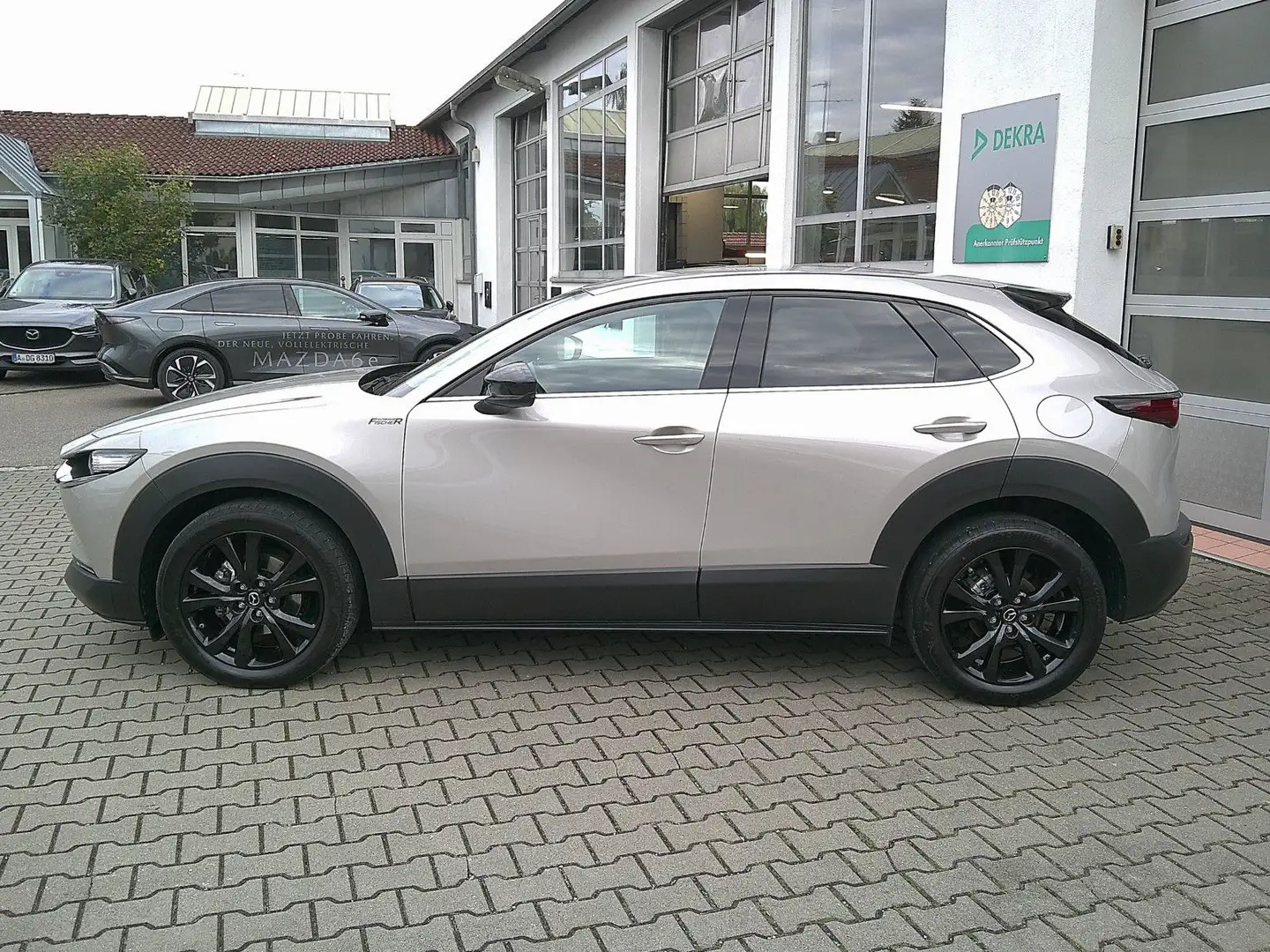 Mazda CX-30 SKYACTIV 186 Homura NAVI/HUD/KAMERA Braun - 2