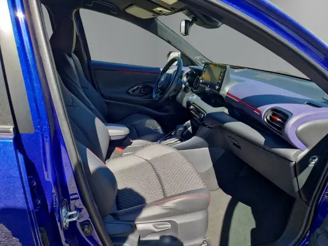 Toyota Yaris view 12