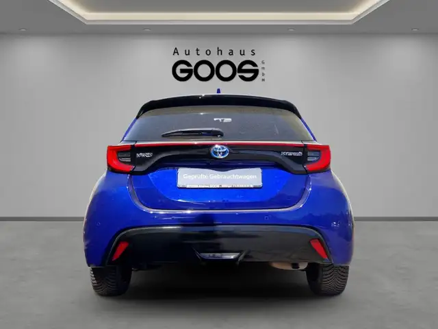 Toyota Yaris view 4