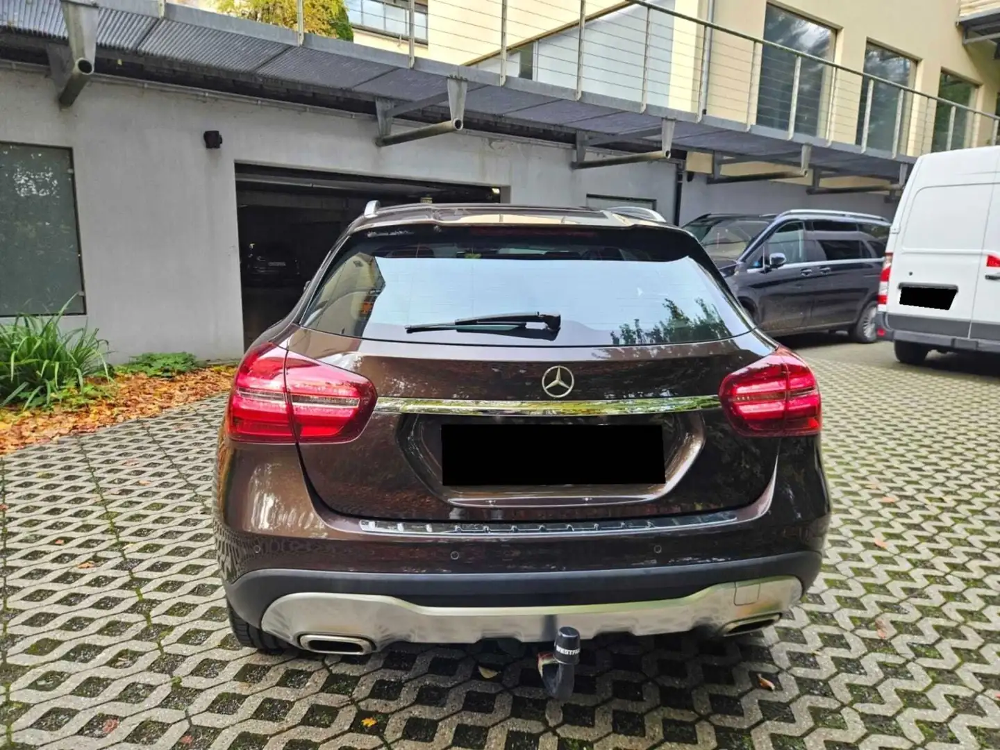 Mercedes-Benz GLA 200 d 7G-DCT Urban Braun - 2