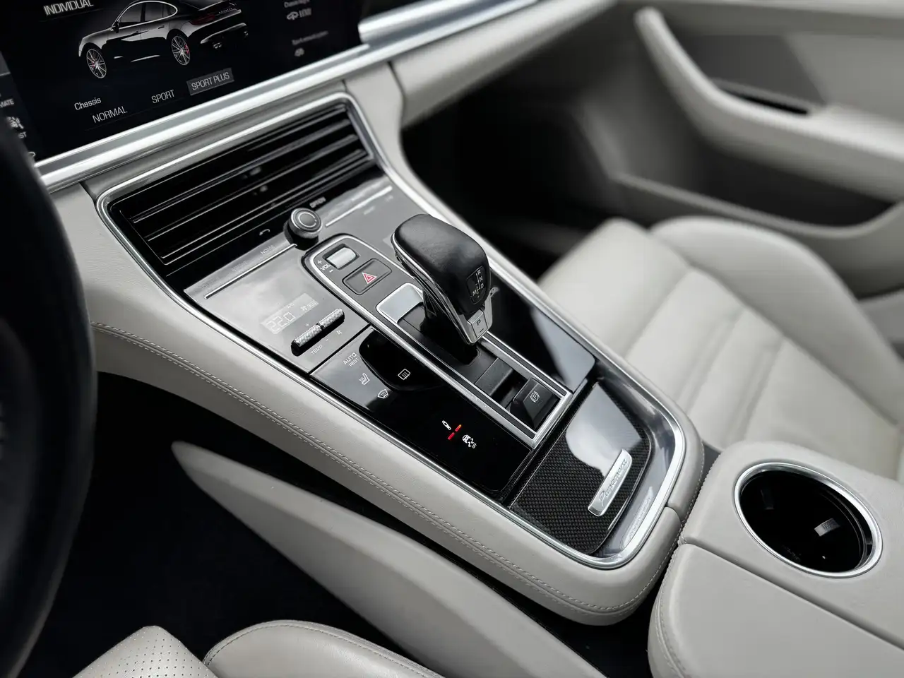 Porsche Panamera снимка Porsche Panamera