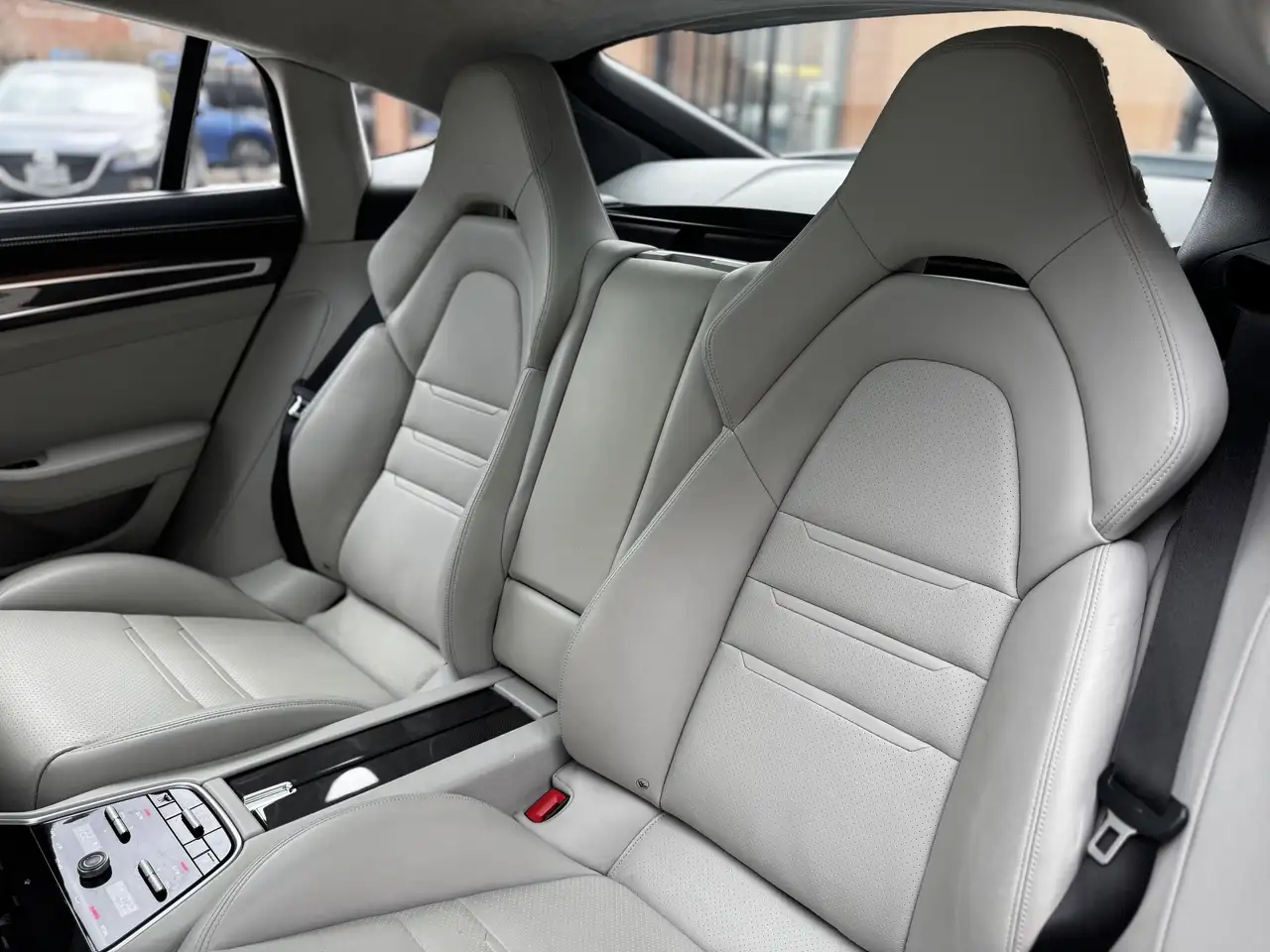 Porsche Panamera снимка Porsche Panamera