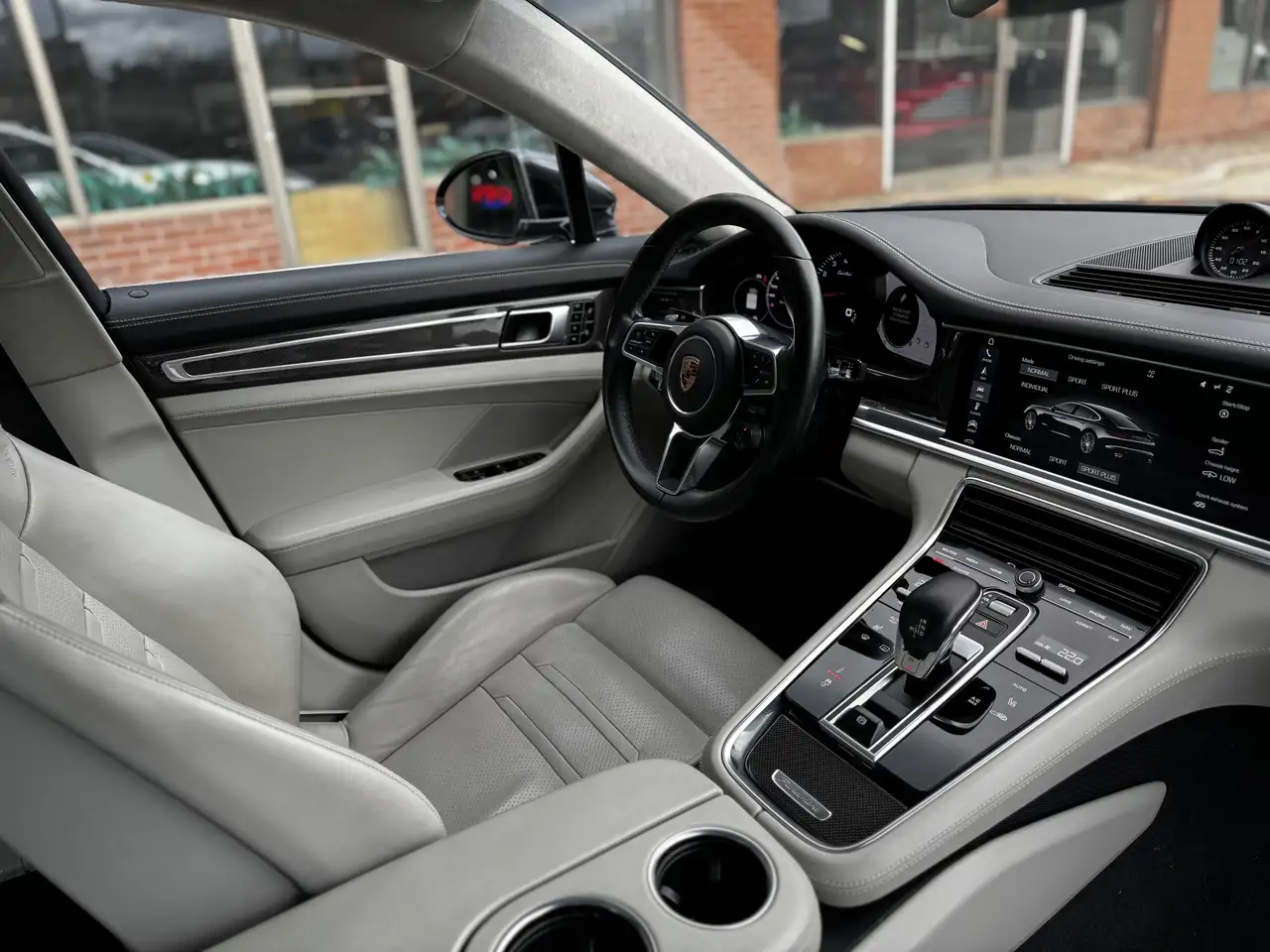Porsche Panamera снимка Porsche Panamera