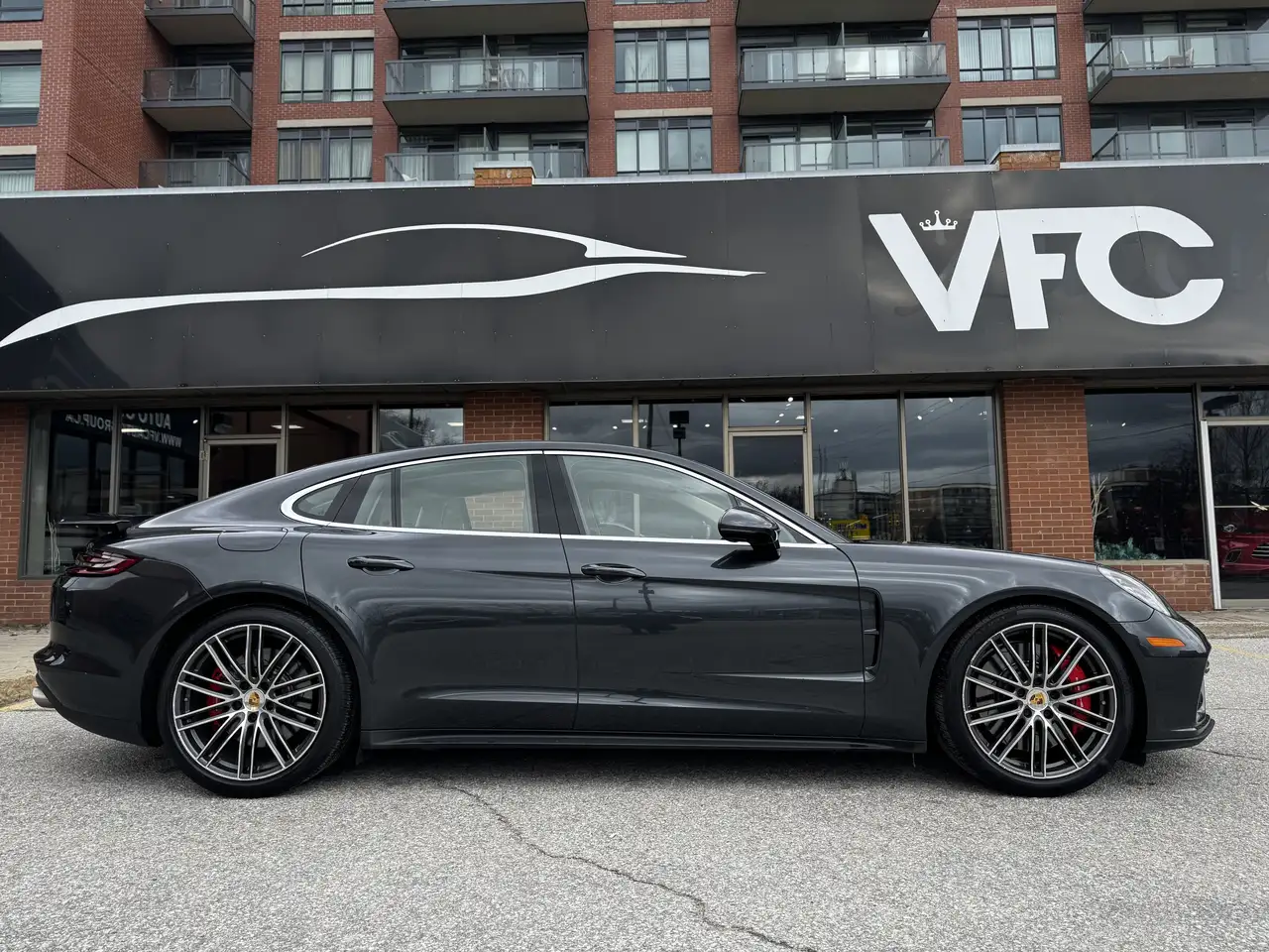 Porsche Panamera снимка Porsche Panamera