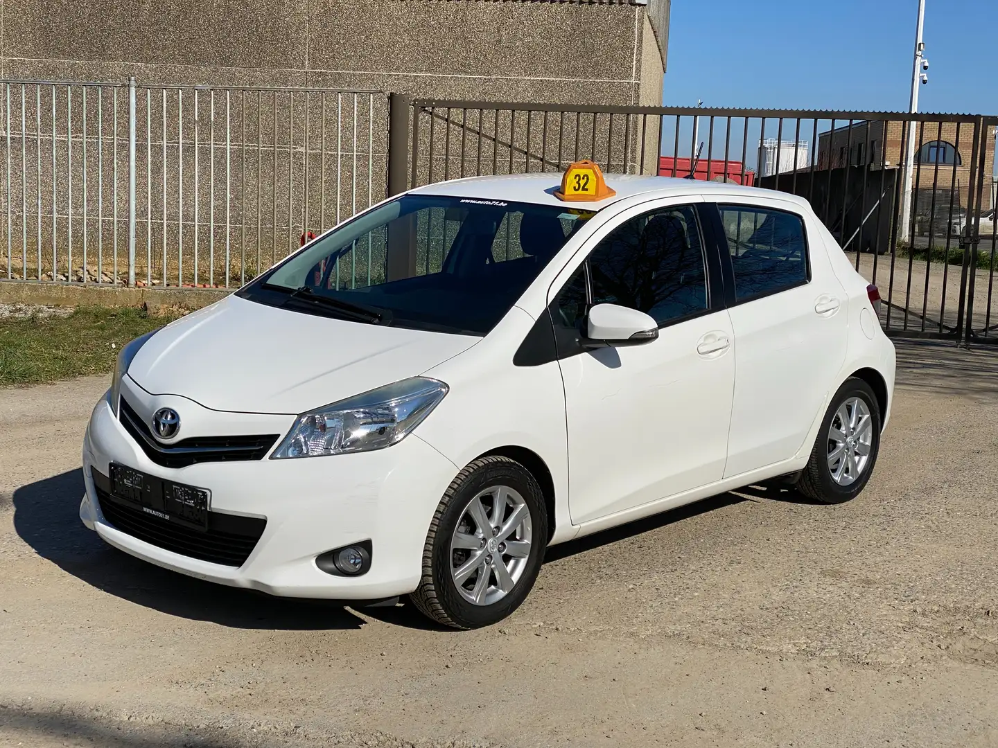 Toyota Yaris 1.0i VVT-i Edition 2013 Weiß - 1