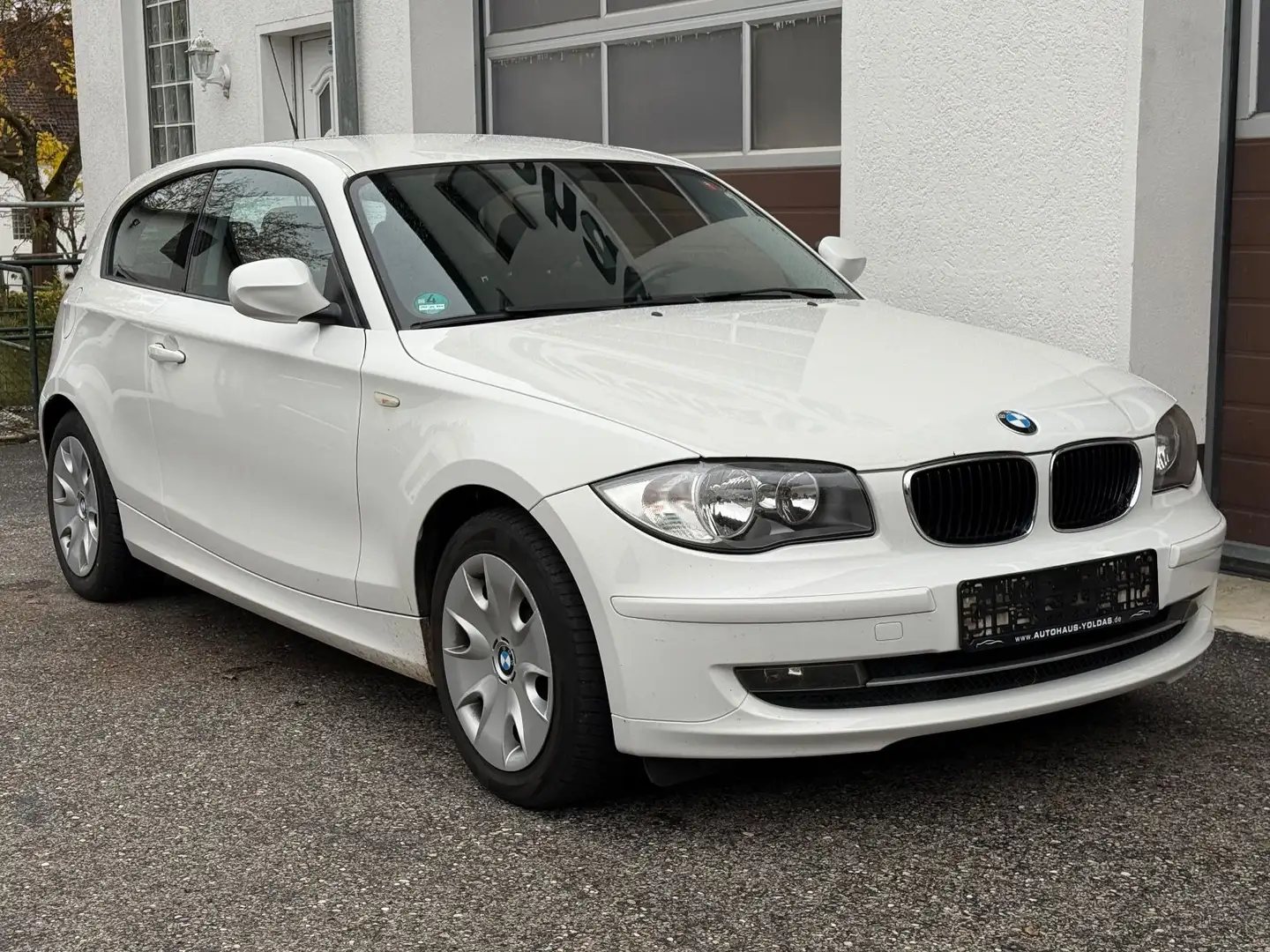 BMW 116 i Lim. Steuerkette Neu*Klima*Scheckheft *TÜV* Weiß - 1