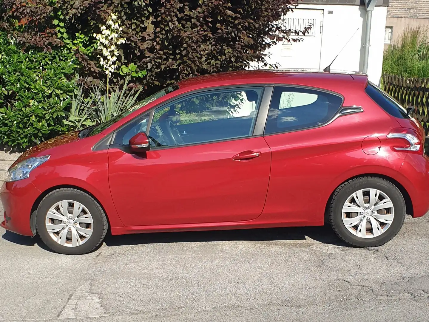 Peugeot 208 Active 95 3 Rot - 1